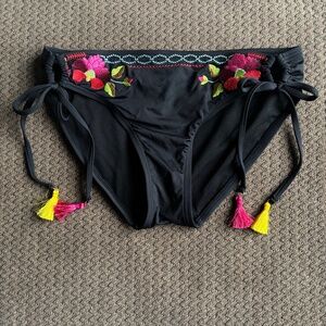Gibson Latimer Bikini Bottom Tassels Embroidered Flowers Tie Side Women's Size S